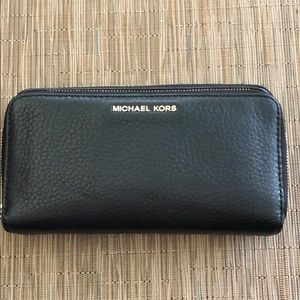 Black Michael Kors wallet